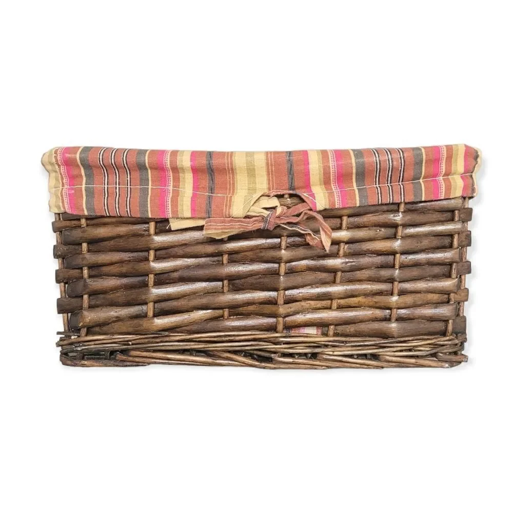 Basket with stripe fabdic lining